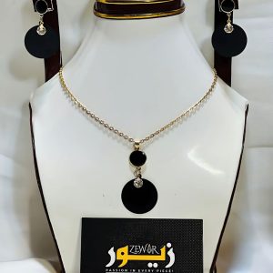 Modern Necklace with Black Round Style