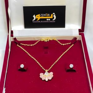 Stylish Pink Necklace Trends