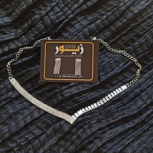 Crystal V Necklace Set